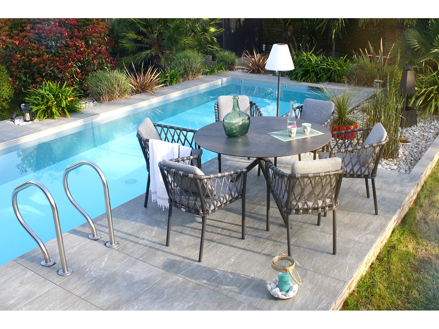 Serviço de jantar em alumínio com 6 lugares