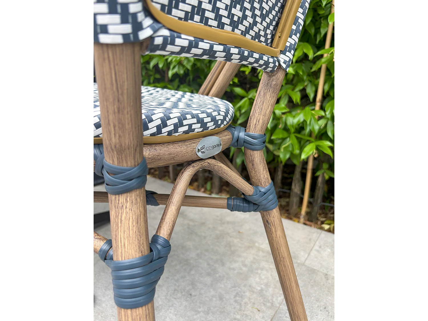 Set da pranzo da giardino a 2 posti in acciaio con piano in HPL