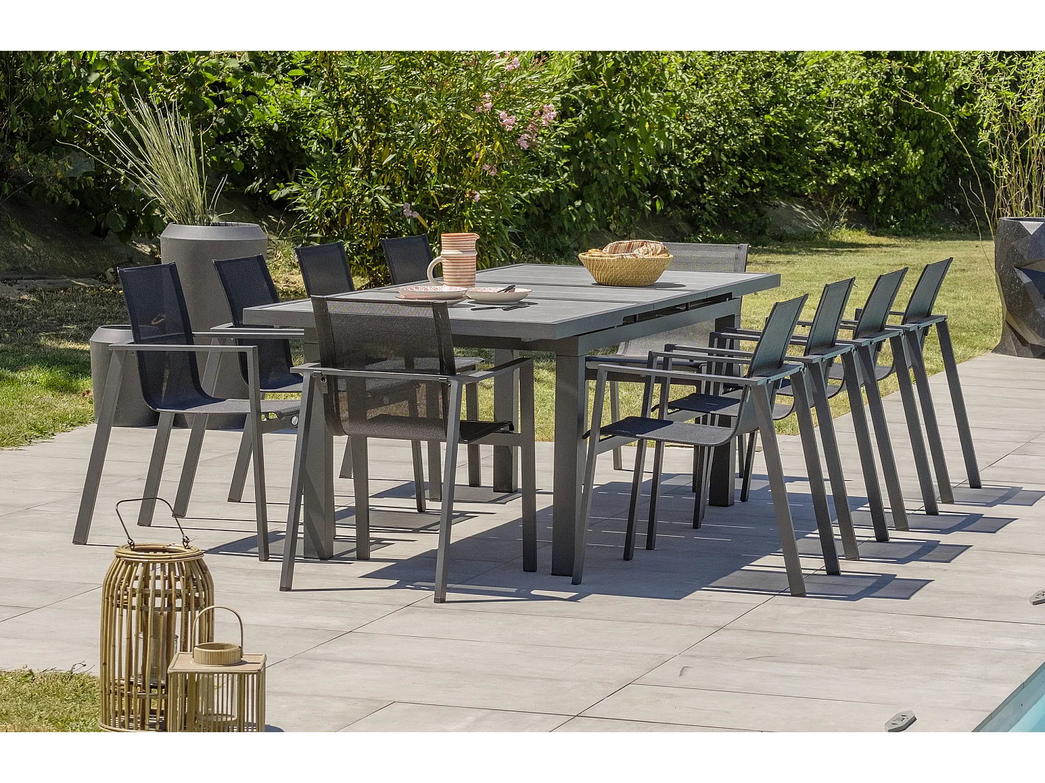 Ensemble repas de jardin 10 places en aluminium