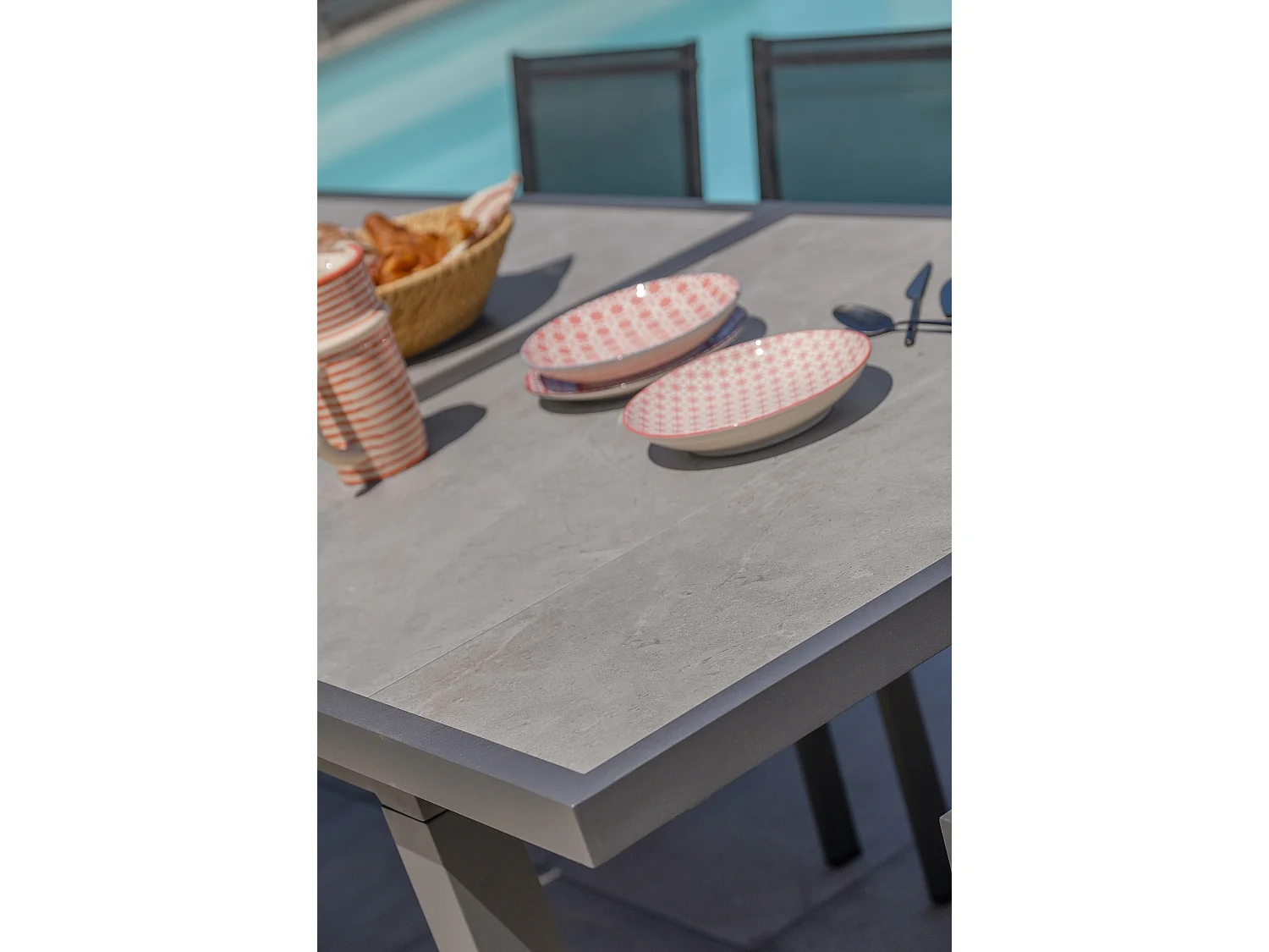 Ensemble repas de jardin 10 places en aluminium