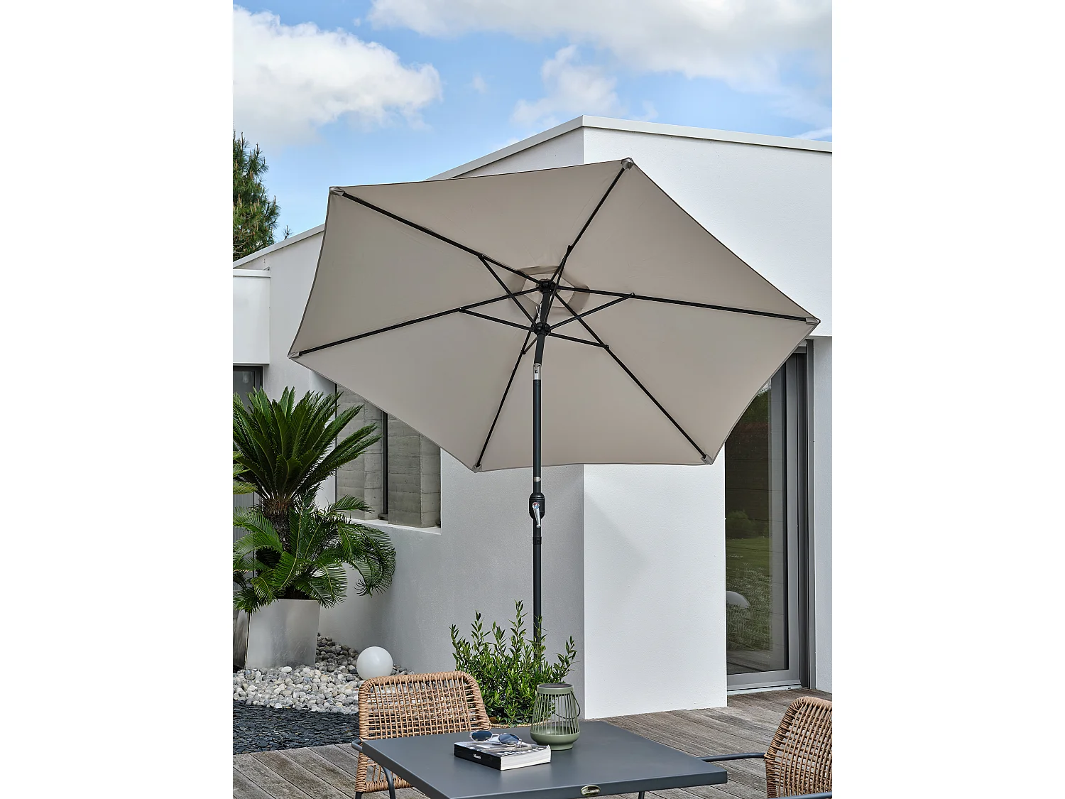 Parasol à manivelle en aluminium  et toile