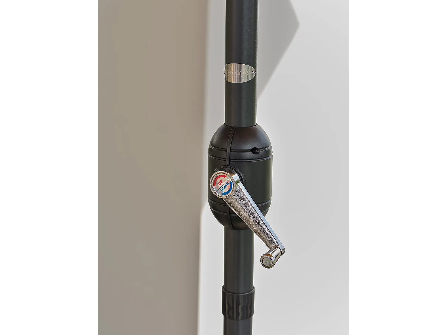 Sonnenschirm mit Handkurbel, Aluminium, Stoff Terrakotta