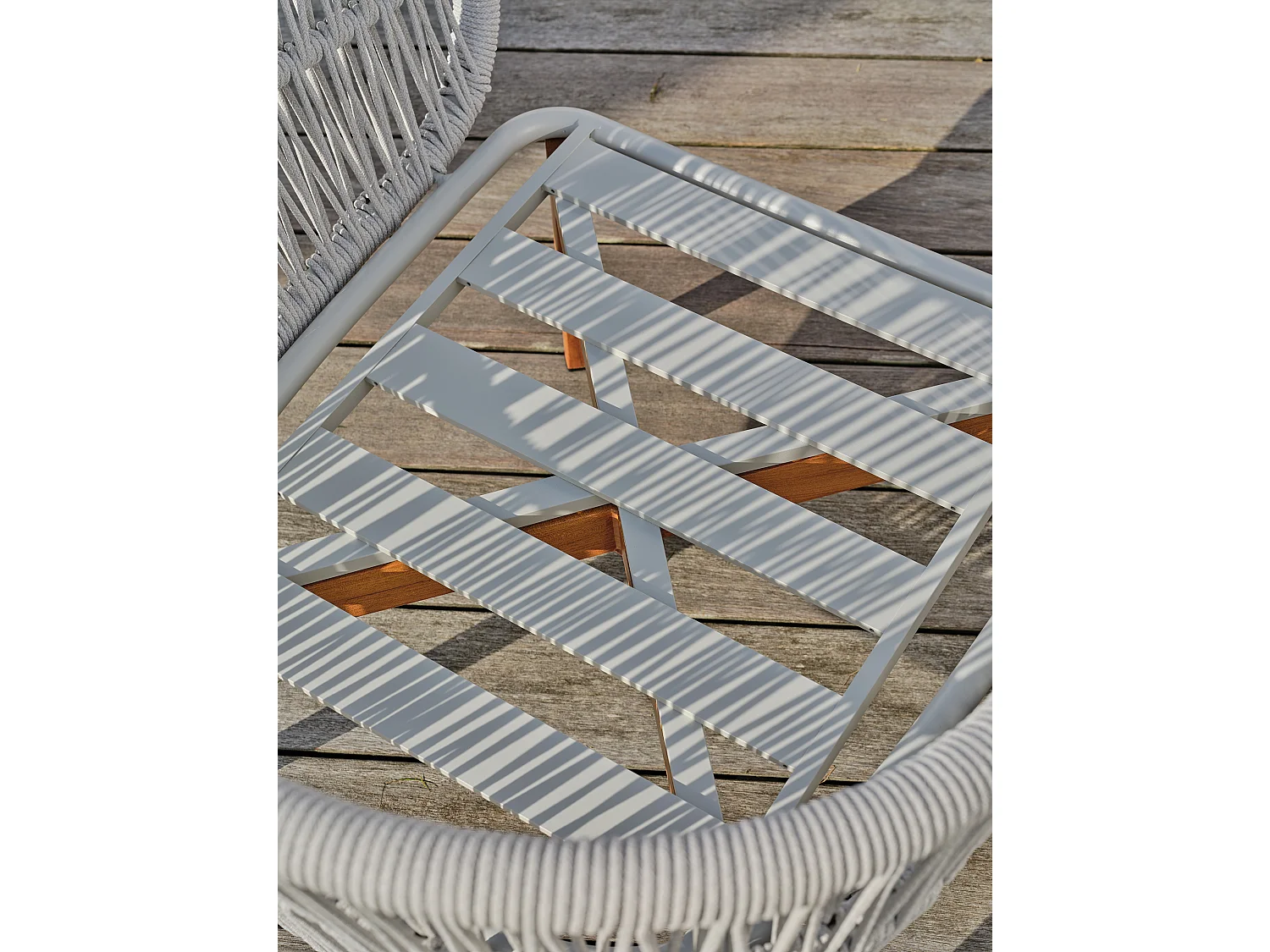 5-Sitzer-Gartenmöbel aus Holzimitat und geflochtenem Seil