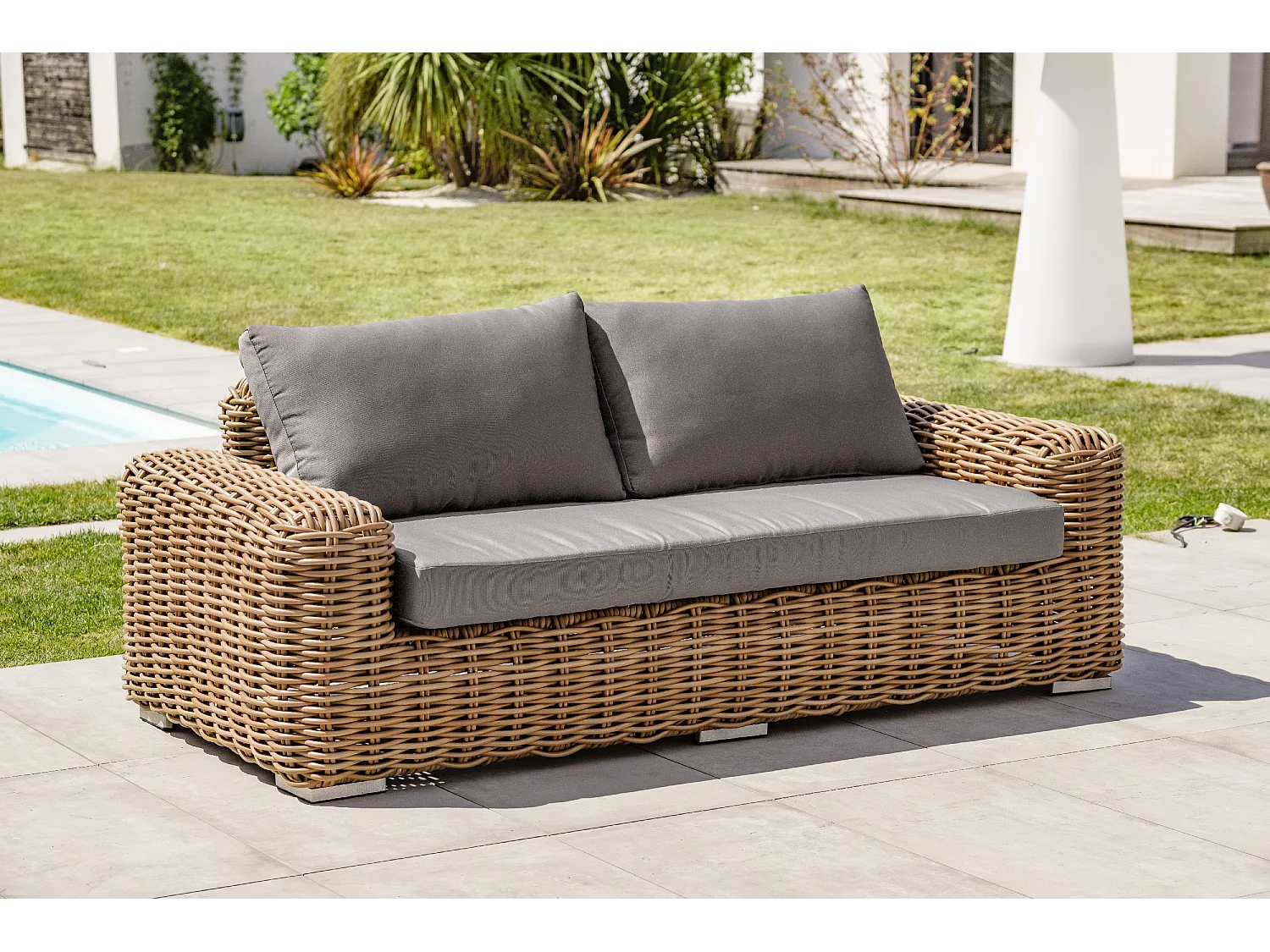 Divano da giardino 2 posti in resina intrecciata