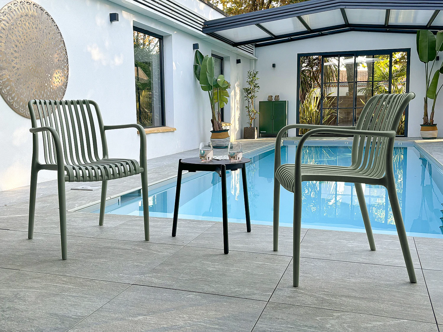 Lot de 2 fauteuils de jardin empilables en Polypropylène