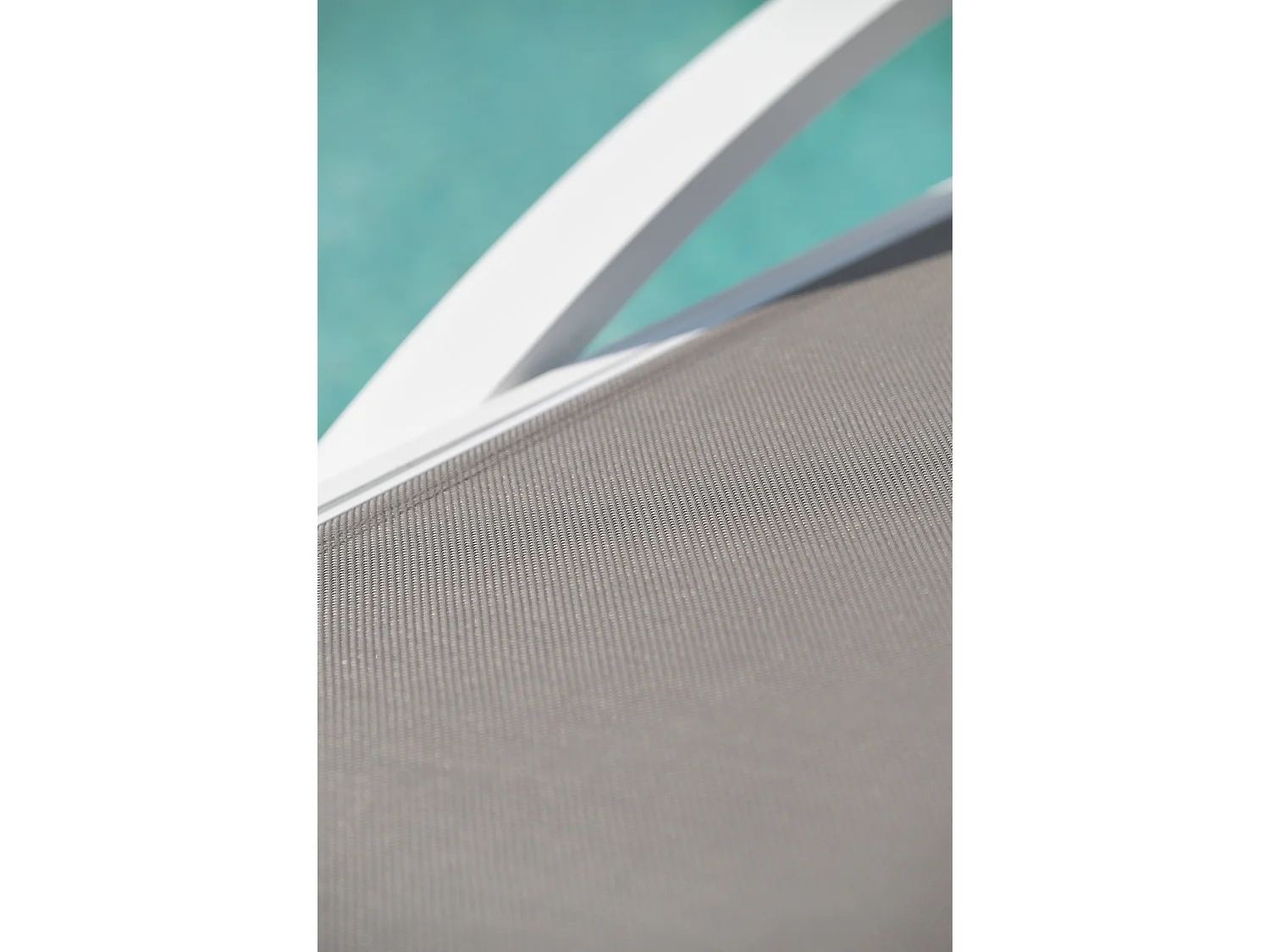 Lotto di 2 lettini in plastificata e alluminio