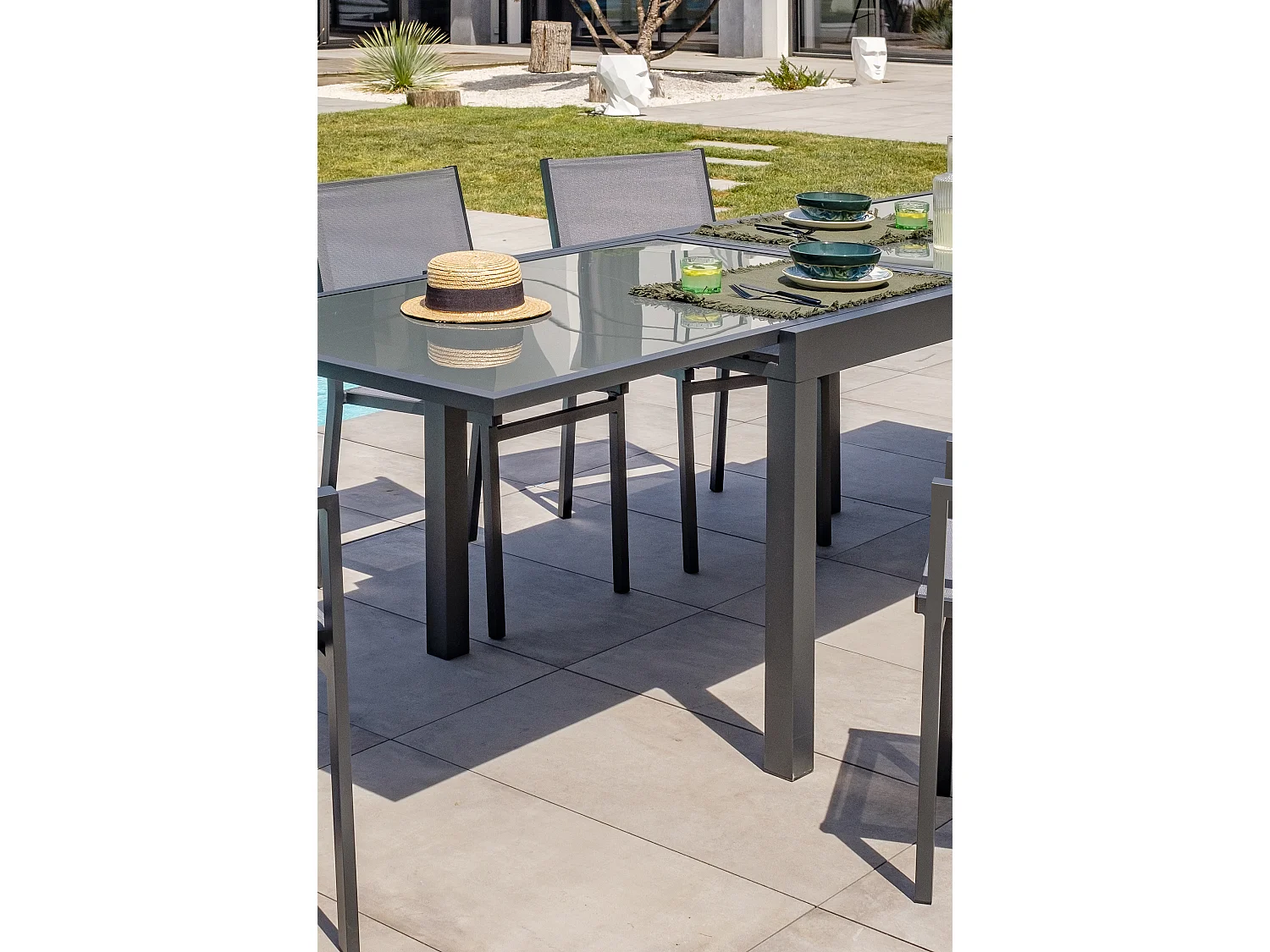 Table de jardin 10 places en aluminium et plateau verre