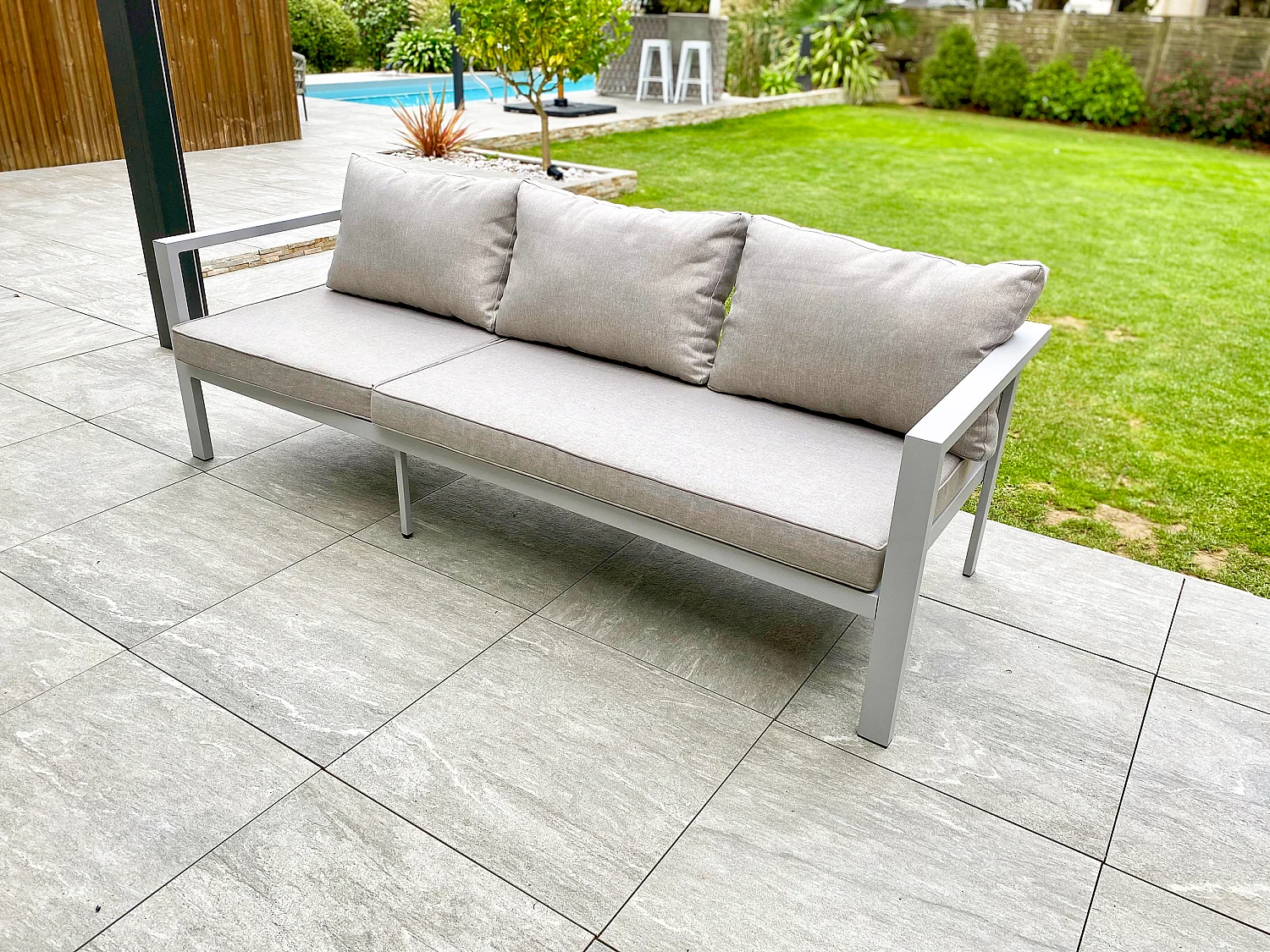 Ensemble repas de jardin 9 places en aluminium - ANTALYA