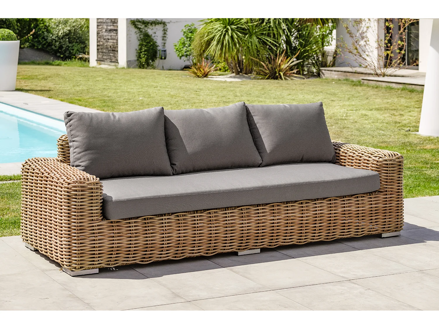 Salotto da giardino 5 posti in resina intrecciata