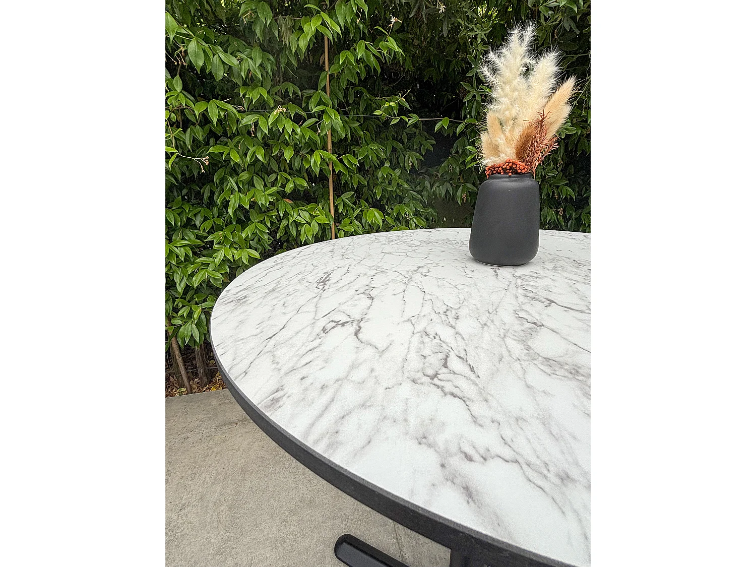 Table ronde de jardin en acier et plateau HPL