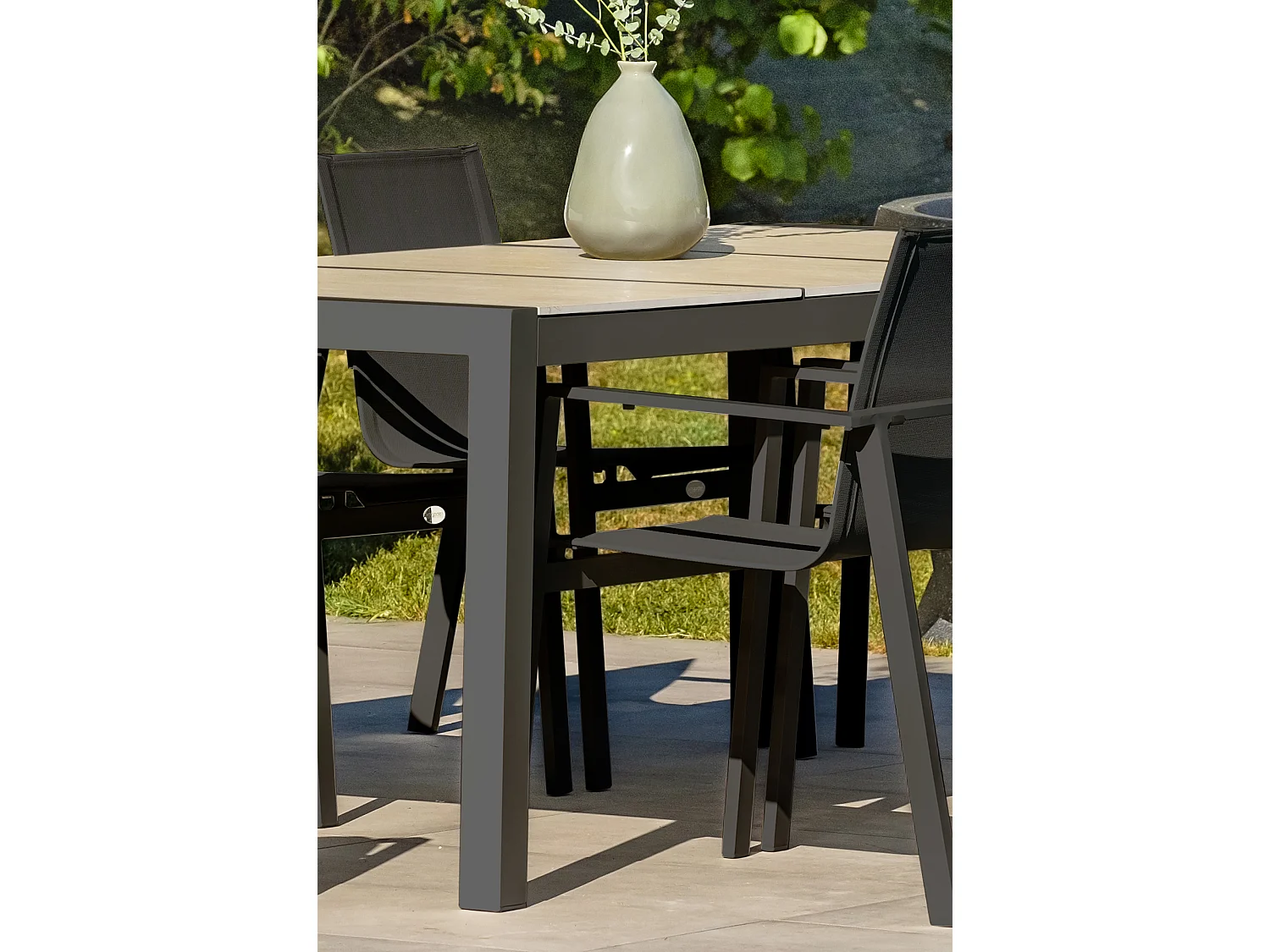 Table de jardin en aluminium avec plateau céramique