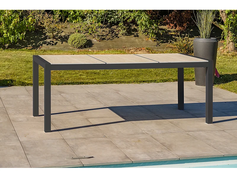 Table de jardin en aluminium avec plateau céramique