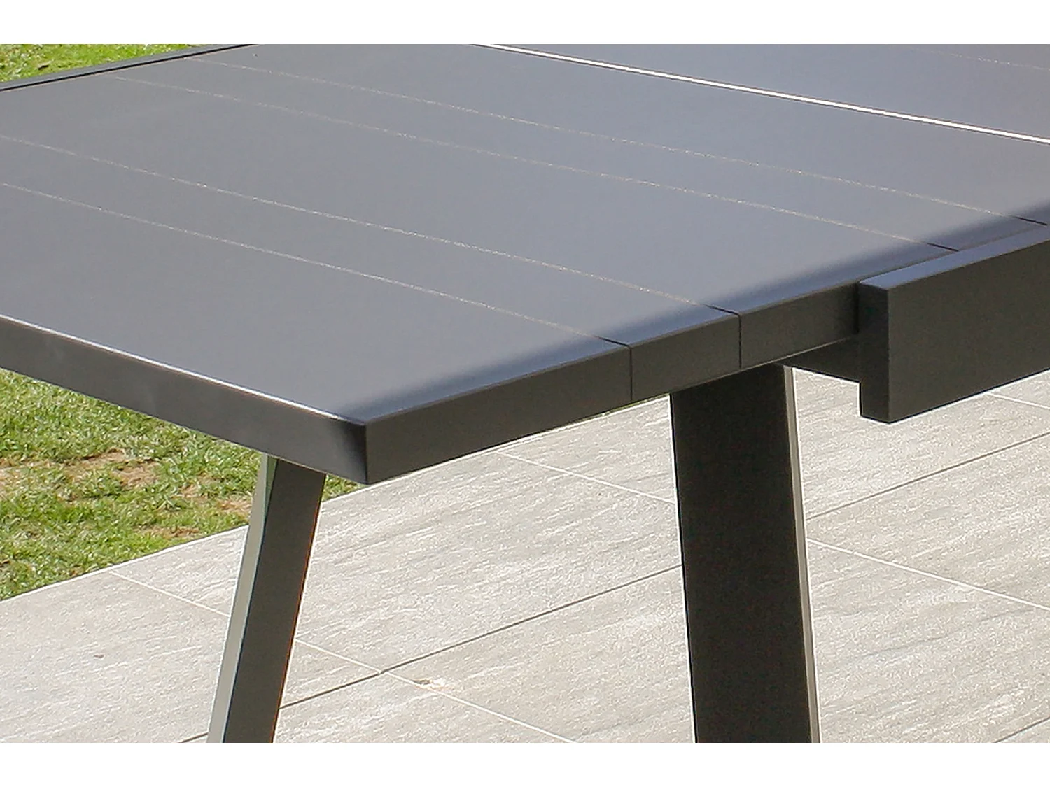 Table de jardin 12 places en aluminium - STOCKHOLM
