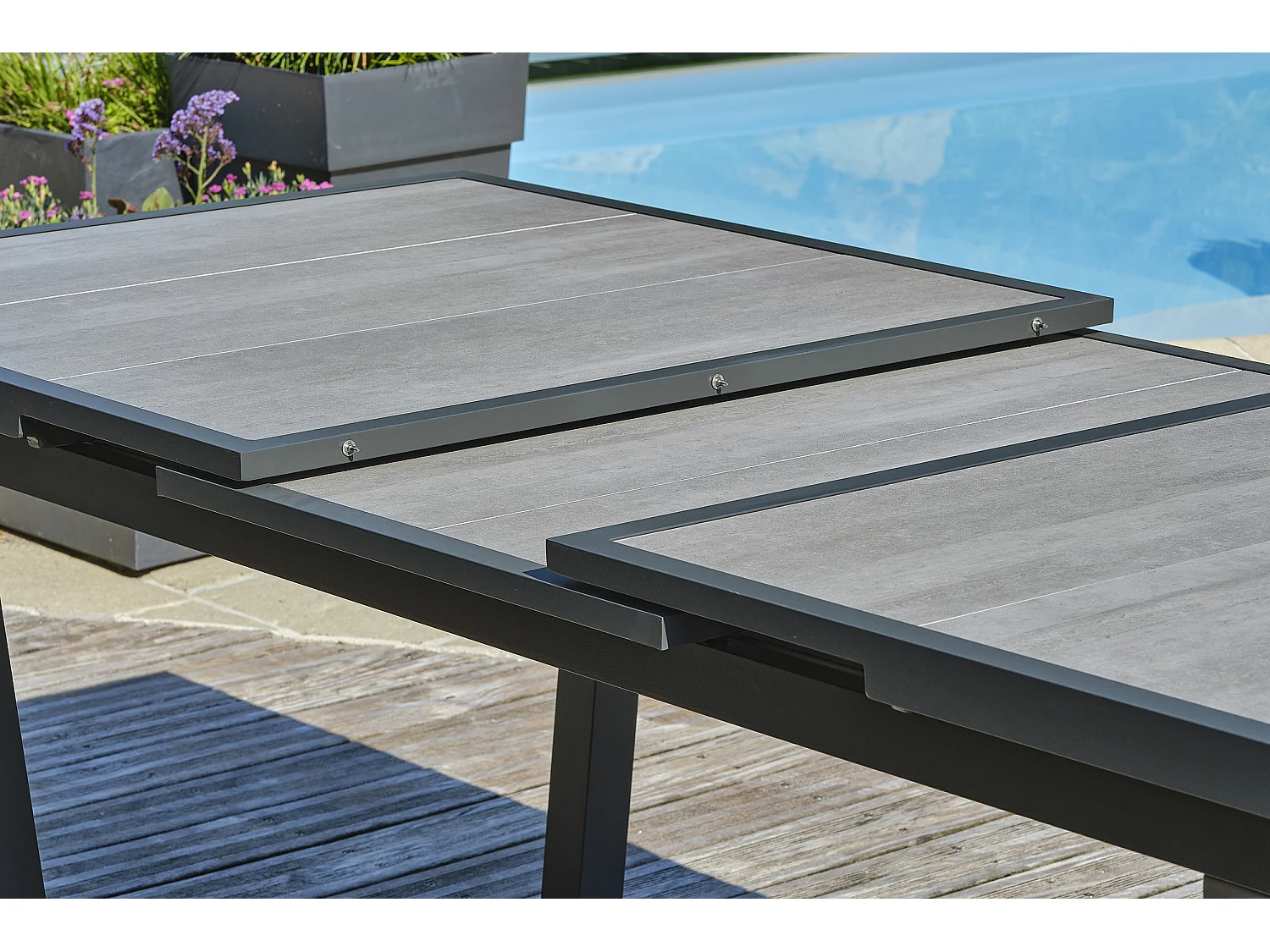 Table de jardin 10 places en aluminium et plateau céramique