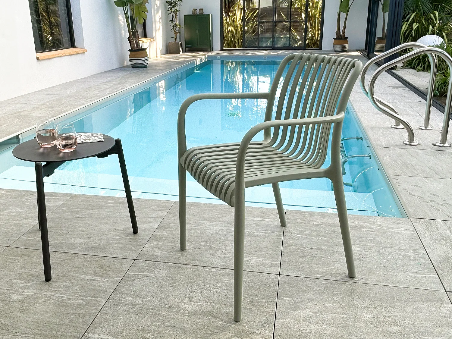 Sillón de jardín apilable de polipropileno