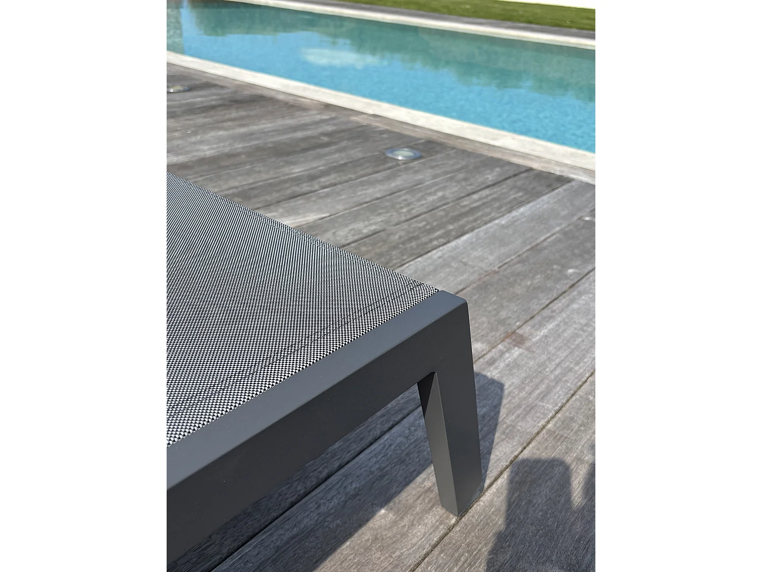 Bain de soleil en aluminium et toile plastifiée