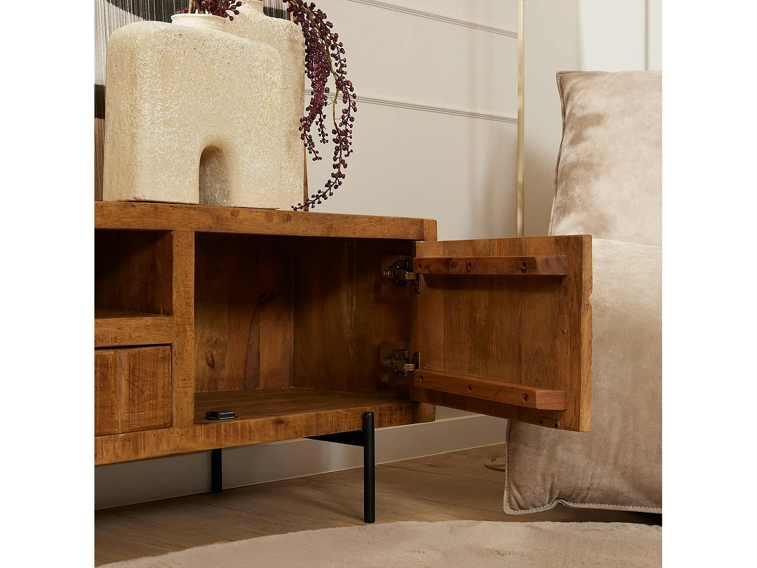 Meuble TV en bois 2 portes décor damier UDA