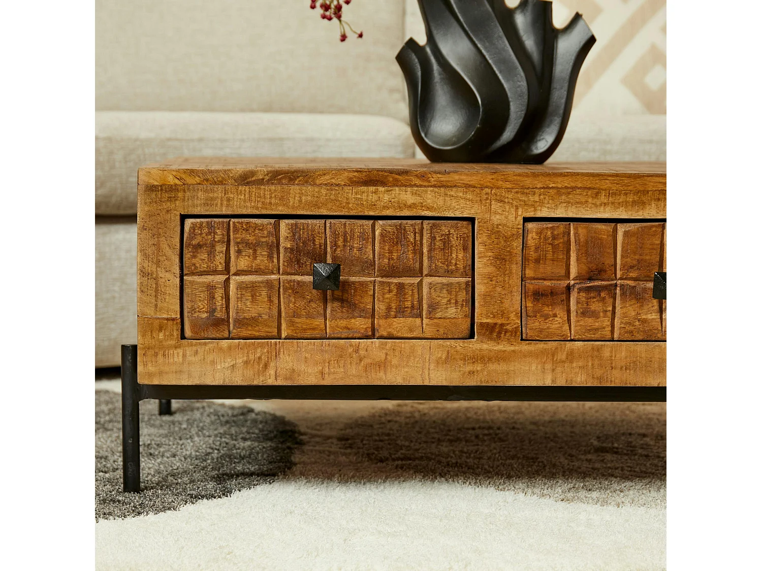Table basse carrée en bois 4 tiroirs décor damier UDA