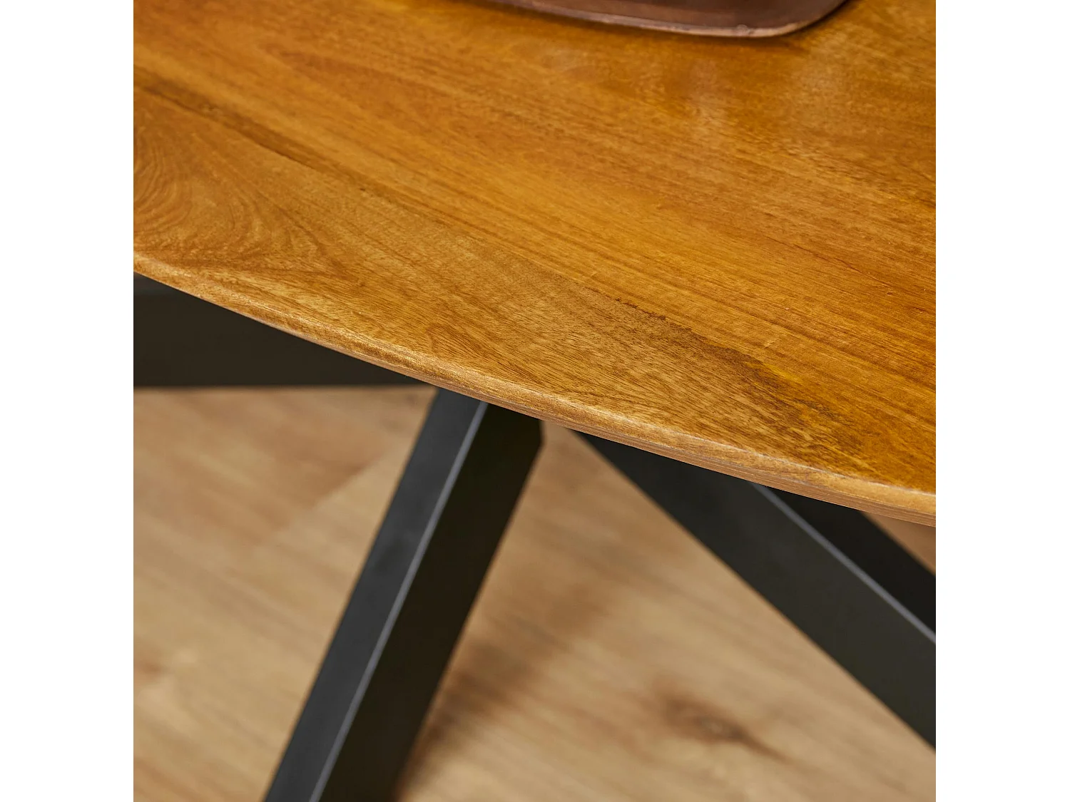 Table ovale en bois pied croisé 160 cm UDA