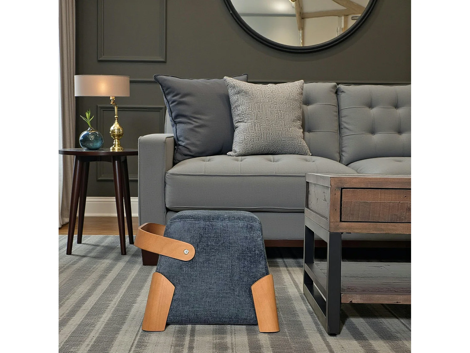 Pouf design bleu avec poignée en bois IENA