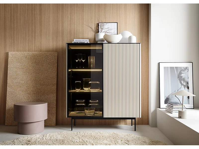 Vitrine, Kaschmir, 107 x 126 x 39 cm