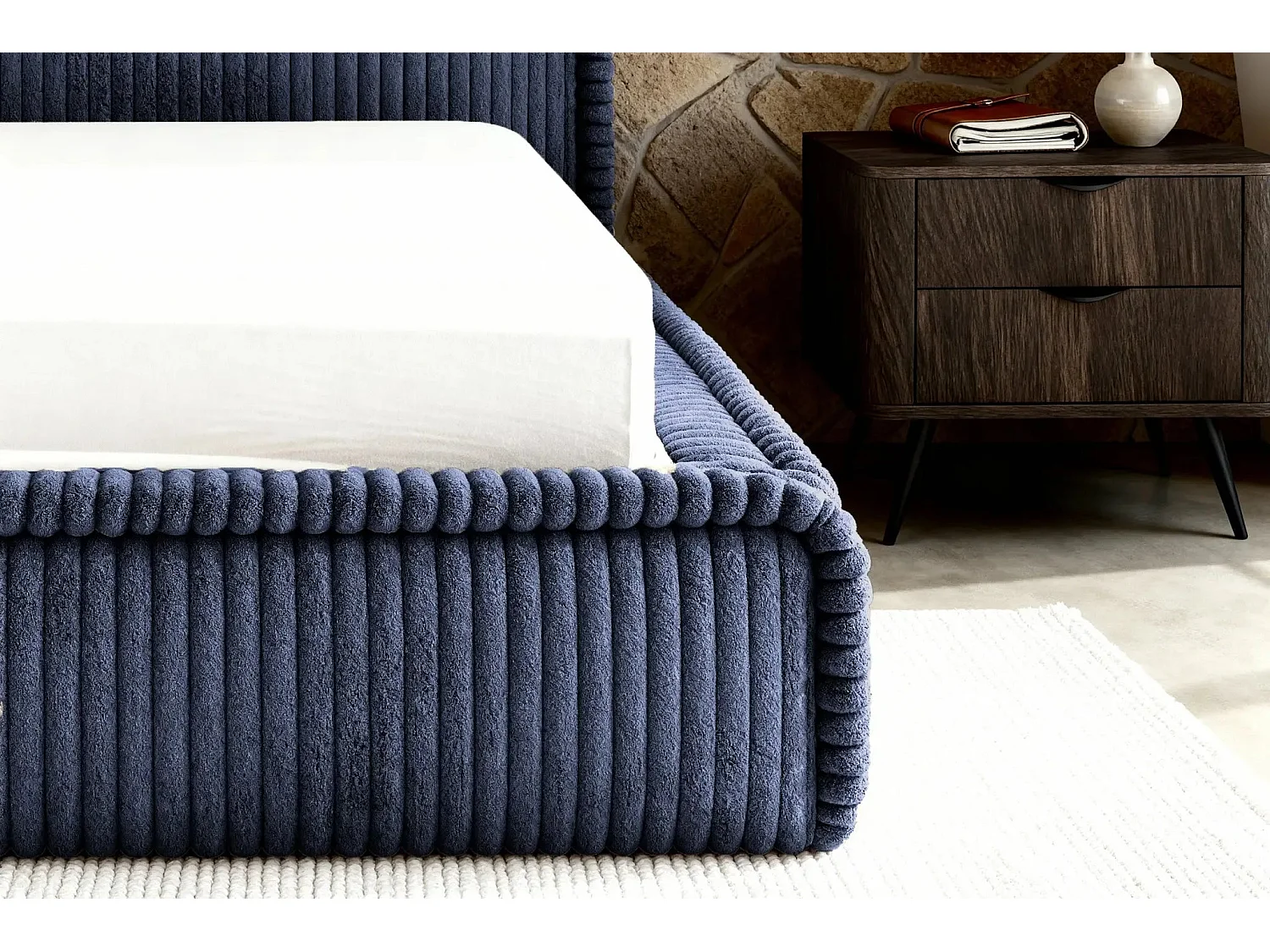 CAPUCINE - Lit coffre velours côtelé 140x200cm - Bleu