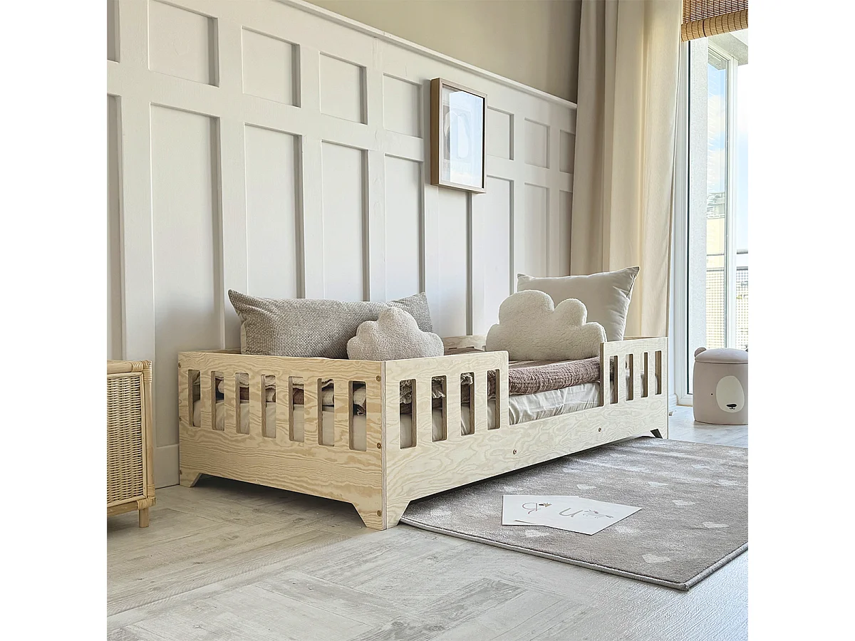 Clarisse Bois 90x190 vloerbed met centrale ingang en lattenbodem