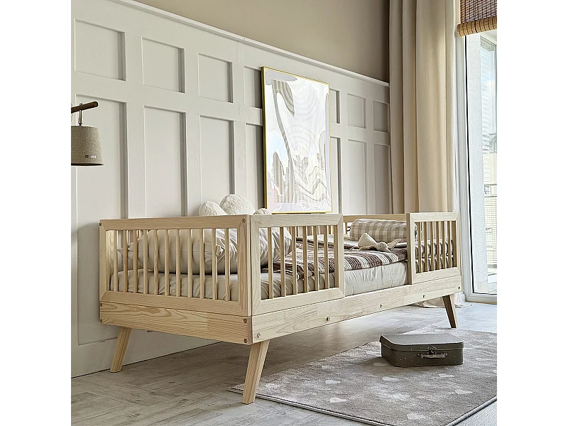 Bed 90x190 met hoge spijlen en boxspring, poten 20 cm Maylis Bois