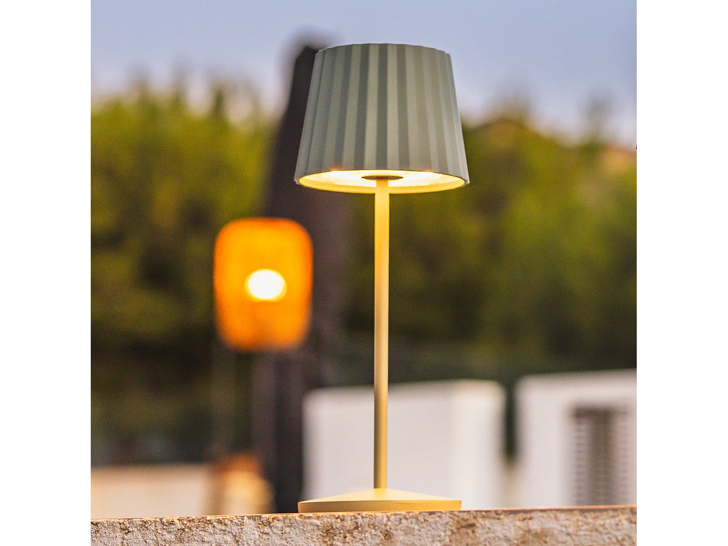 6 Lampes de table ABBY Vert H30cm + base de chargement