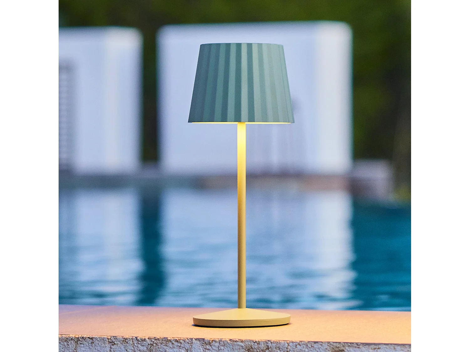 6 Lampes de table ABBY Vert H30cm + base de chargement