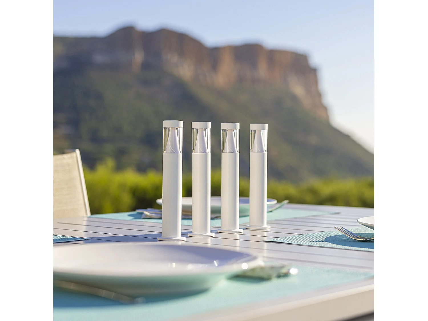 4 mini Lampes de table sans fil STICK Blanc H19cm + base de chargement