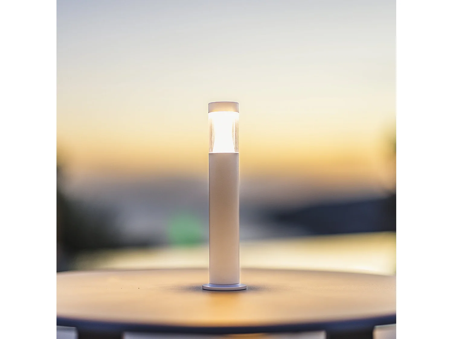 4 mini Lampes de table sans fil STICK Blanc H19cm + base de chargement