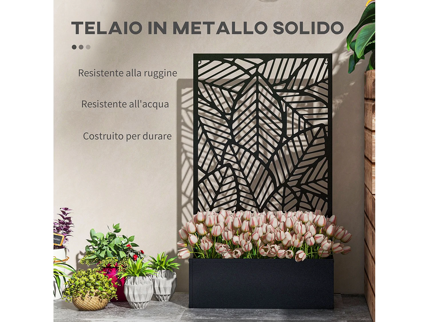 Fioriera rialzata con spalliera decorativa in metallo nero