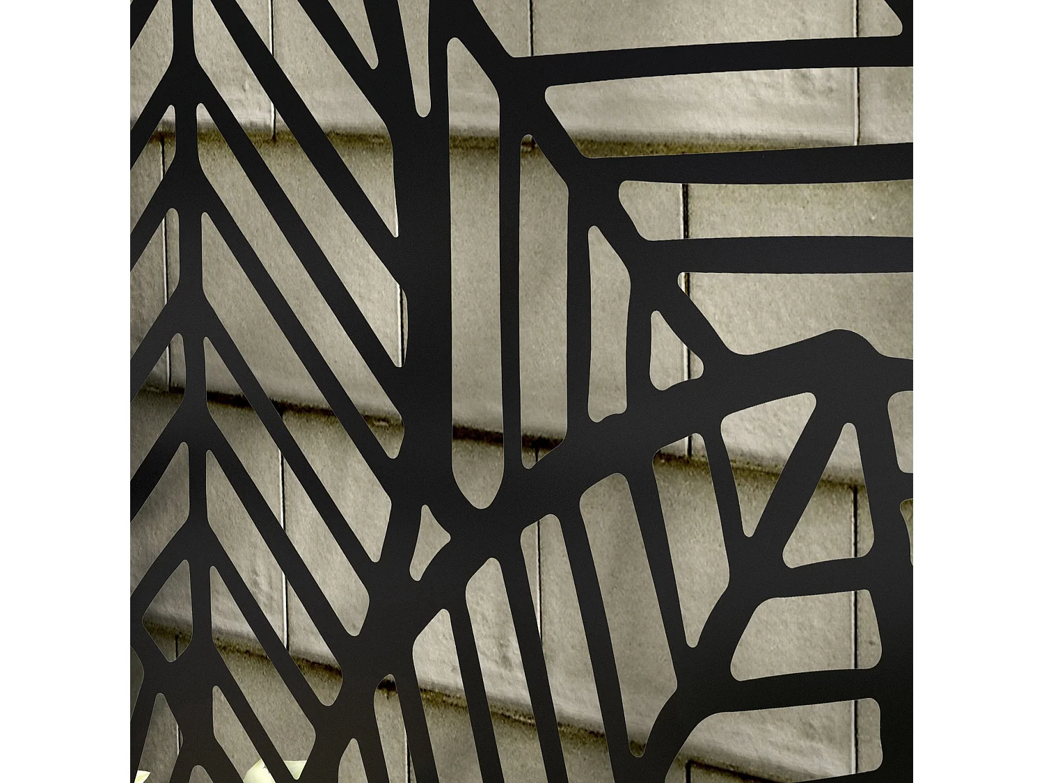 Fioriera rialzata con spalliera decorativa in metallo nero