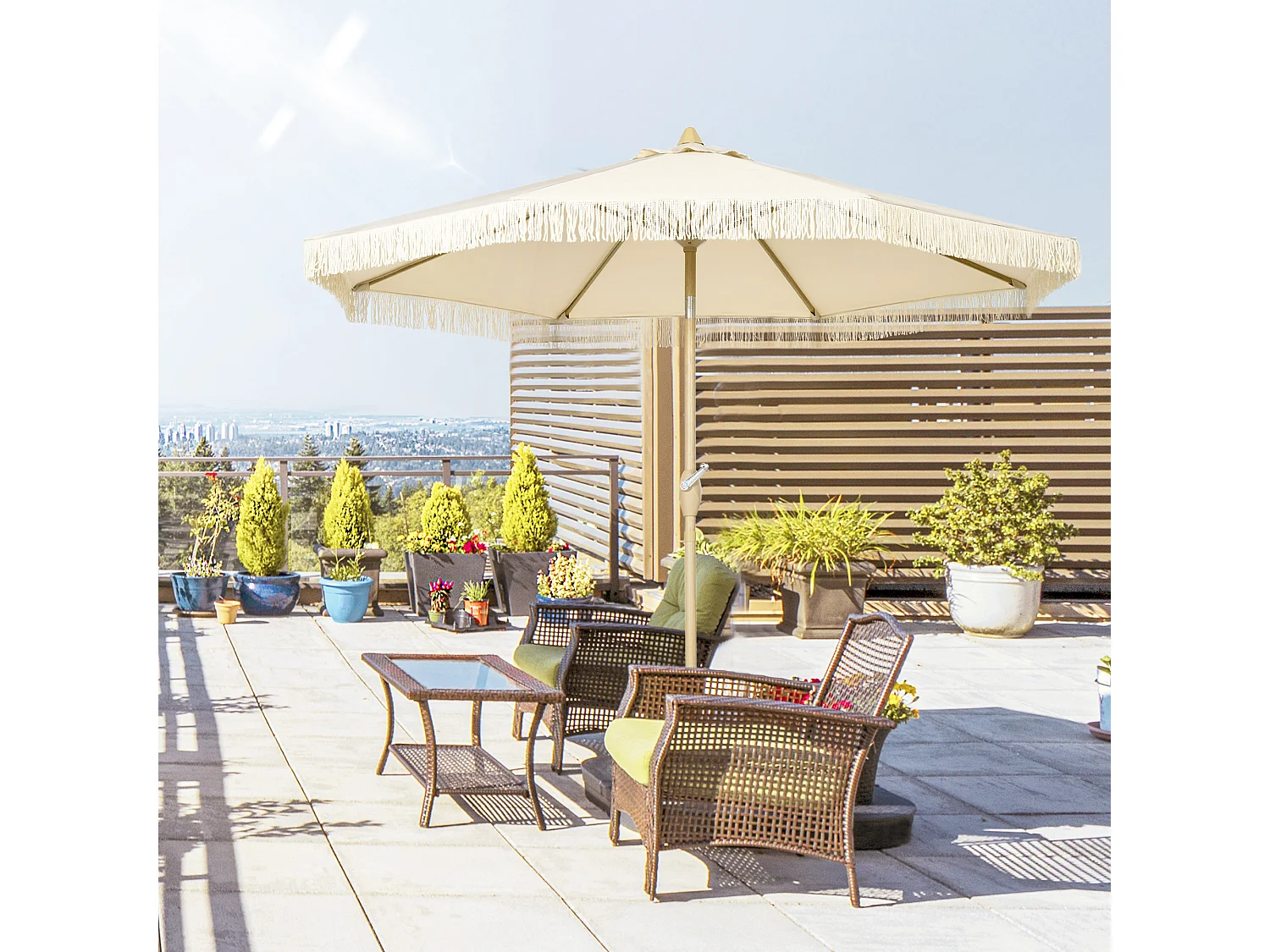 Ombrellone da giardino boho con apertura a manovella crema