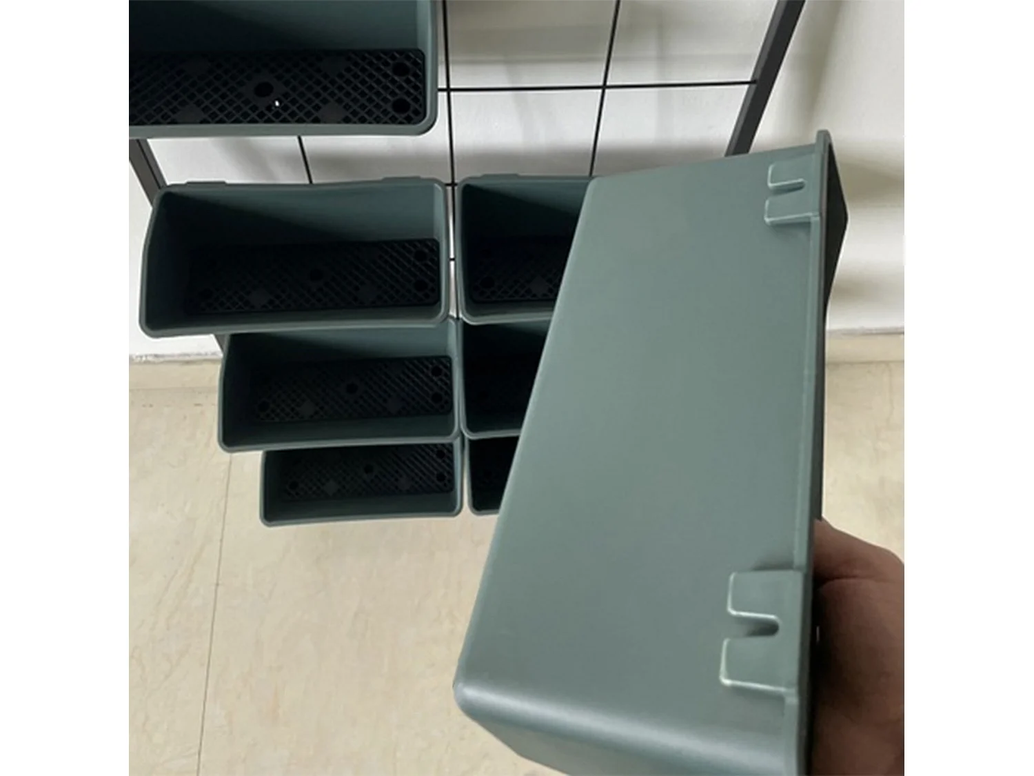 8 vasi da giardino su 4 livelli in acciaio e plastica verde