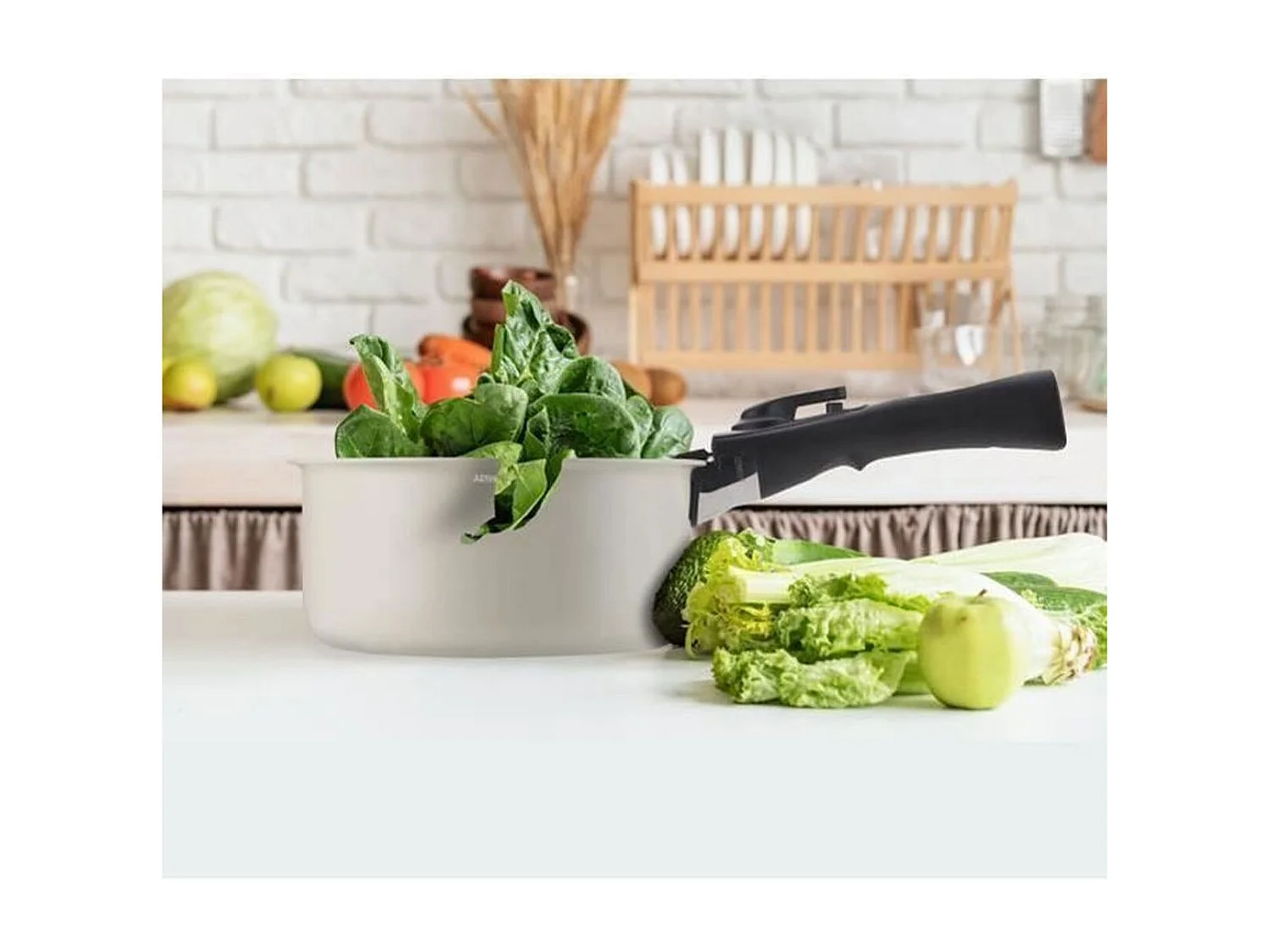 Batterie de cuisine 18 pièces crème