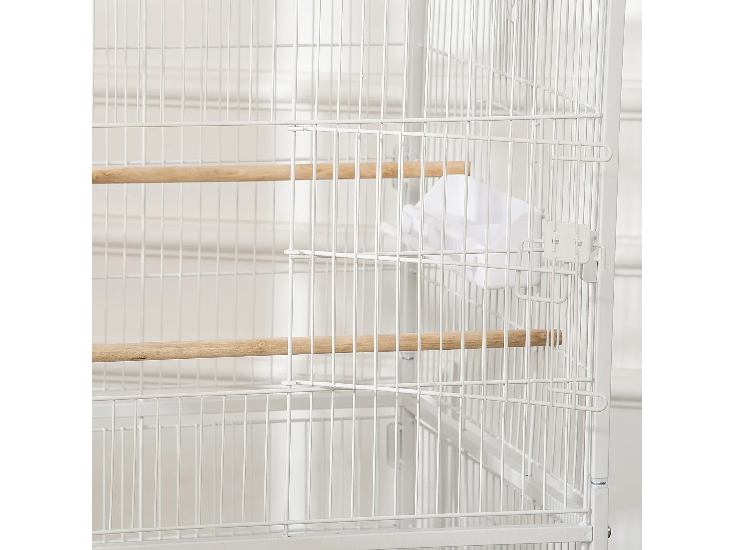 Gabbia per uccelli da interni in acciaio e legno a 4 ruote bianco