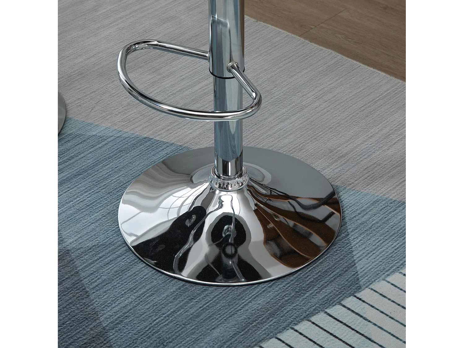 Set 2 sgabelli da bar girevoli in similpelle altezza regolabile