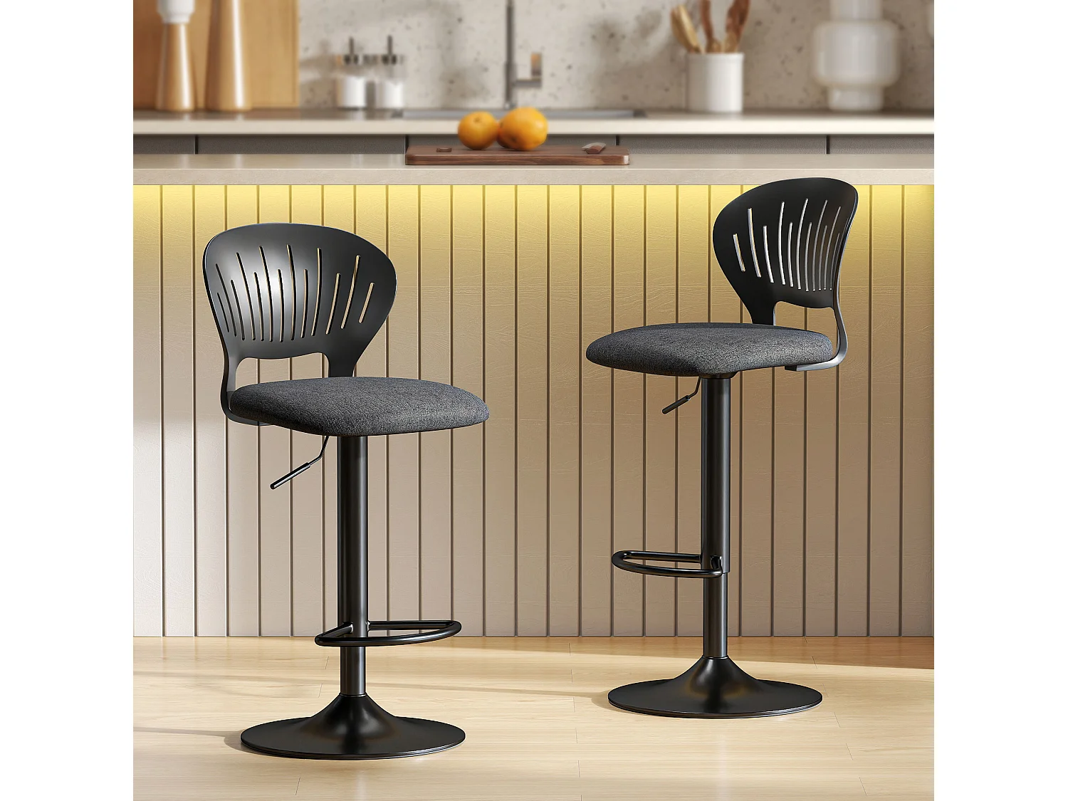 Set 2 sgabelli da bar effetto lino con poggiapiedi nero