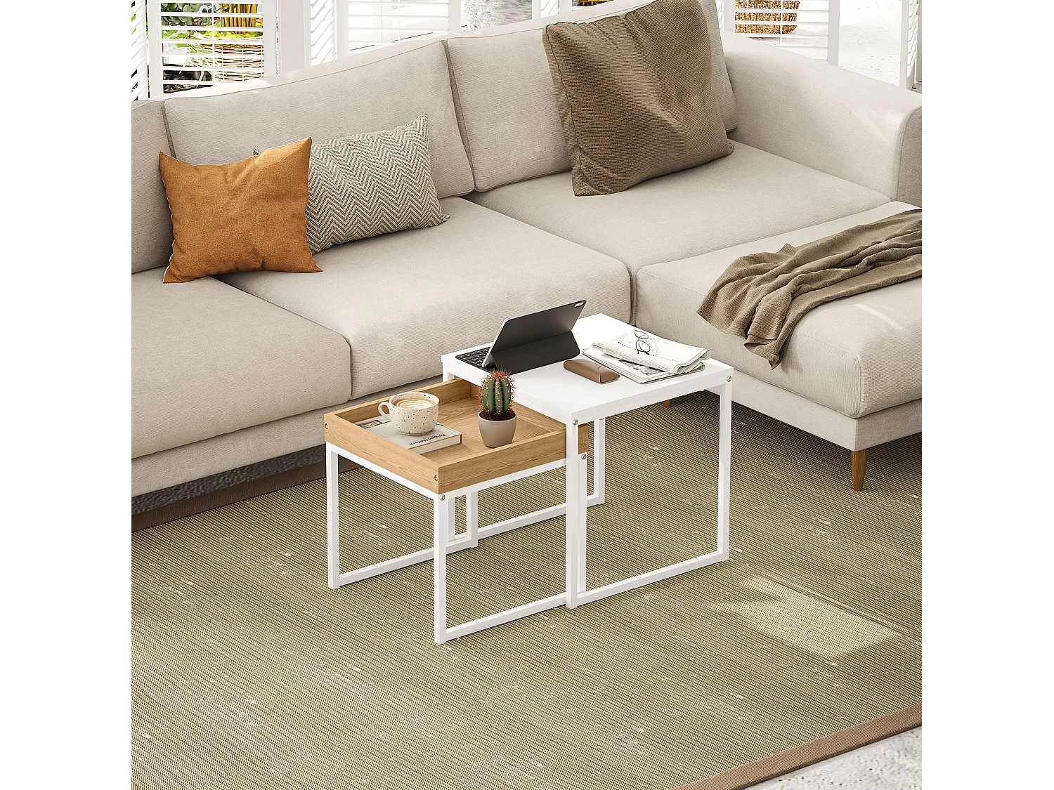 Tavolini da caffè impilabili con vassoio in acciaio bianco rovere