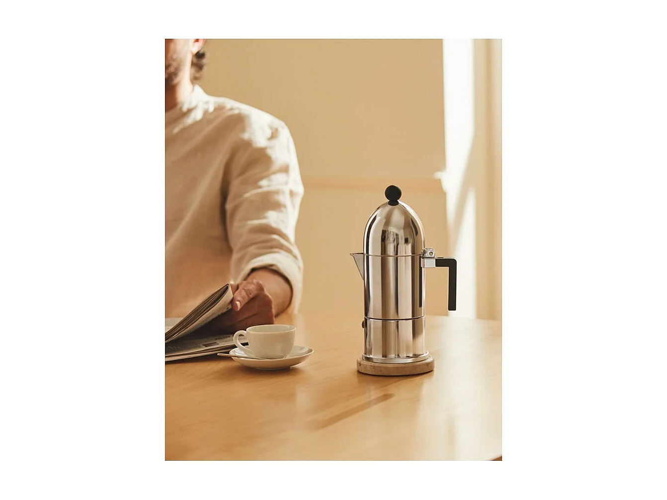 LA CUPOLA, 6-Tassen-Induktionskaffeemaschine mit schwarzem Griff und Knauf, Alessi