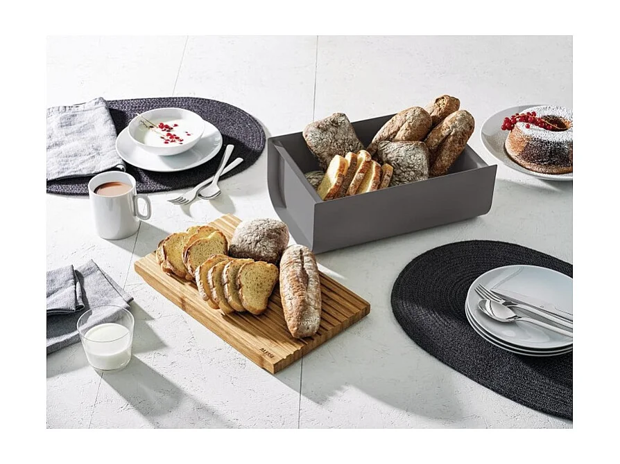 Mattina, Boîte à pain en métal gris anthracite et planche à découper en bambou, Alessi