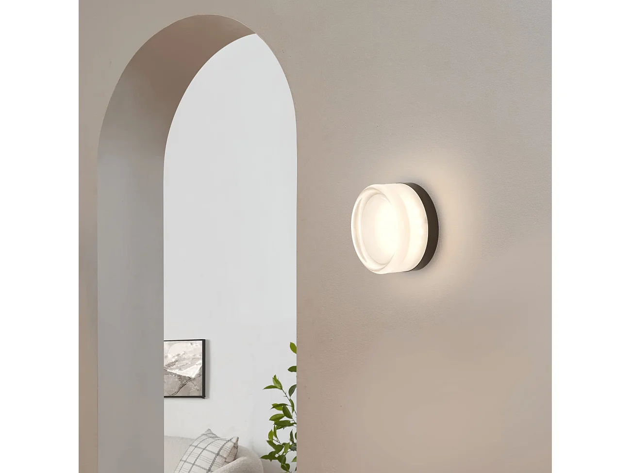 Petit spot rond LED en verre opale et métal noir - Solvan