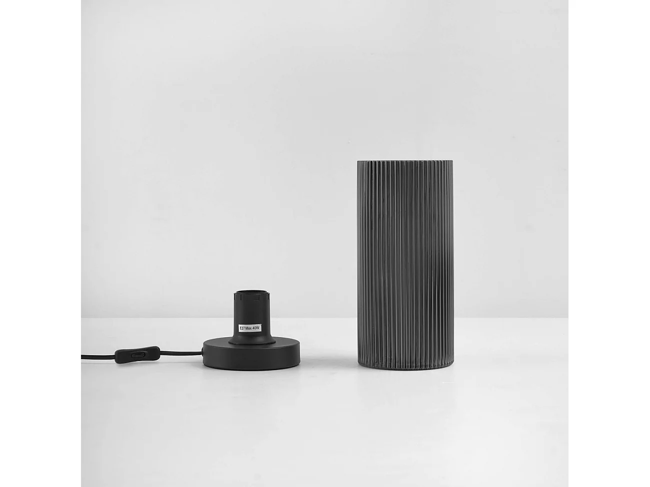 Lampe à poser tendance et cylindrique verre fumé - Liantha