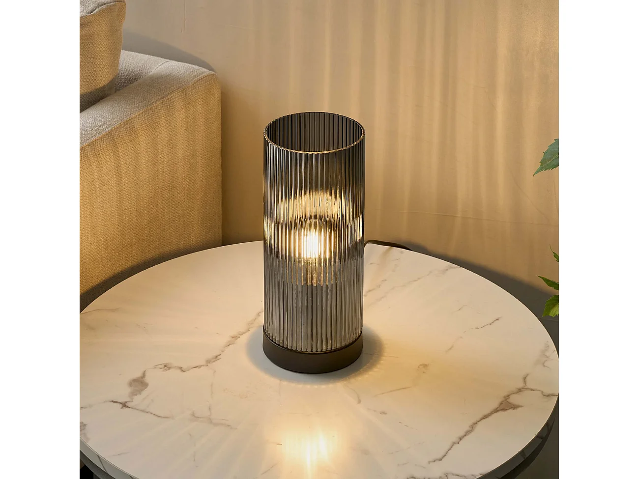 Lampe à poser tendance et cylindrique verre fumé - Liantha