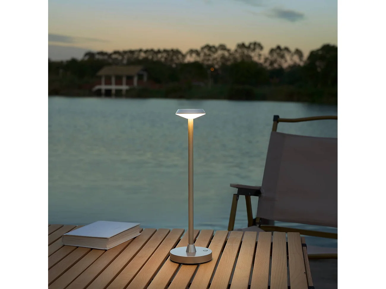 Lampe à poser tactile dorée LED dimmable design minimaliste IP44 - Rico