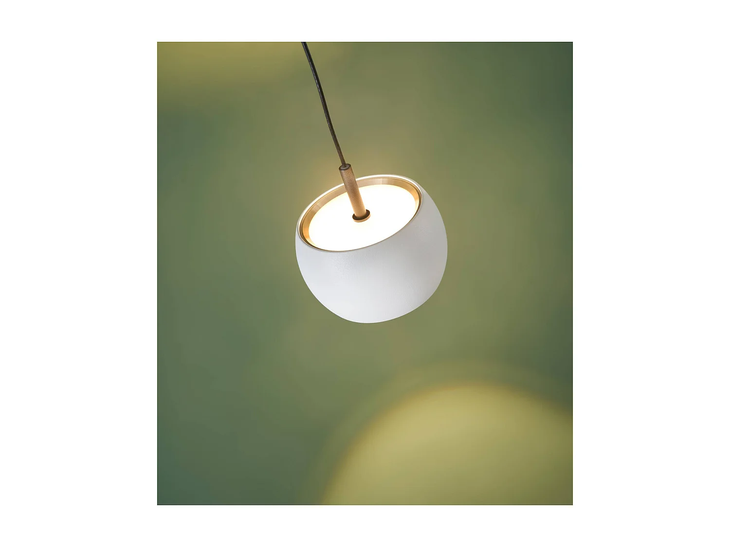 Petite suspension minimaliste blanche dimmable câble ajustable  - Finn