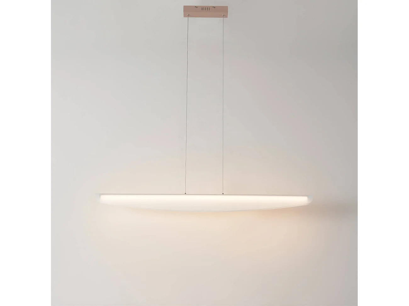Grande suspension galbée à LED dimmable - Auren