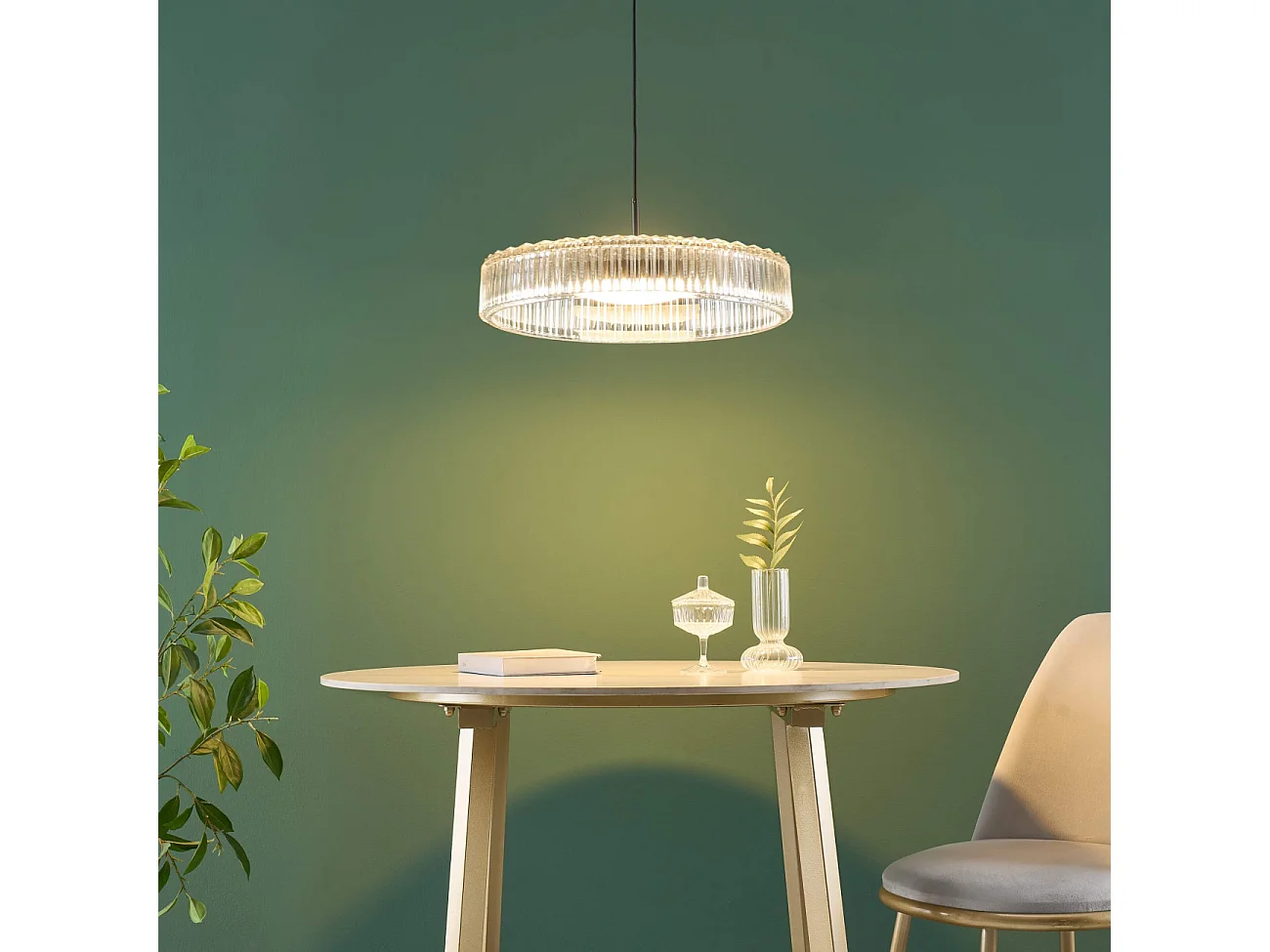 Suspension noire avec un verre transparent et cannelé  - Damian